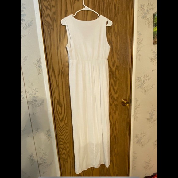 Flutter and Kick maternity gown - Picture 5 of 5